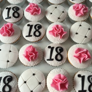 Cupcakes - Sweet 18 cupcakes Cupcakes - Sweet 18 cupcakes