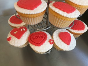 Cupcakes - Cupcakes met rode hartjes Cupcakes - Cupcakes met rode hartjes