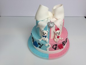 Kindertaarten - Stapeltaart gender reveal met beertjes en strik