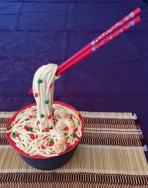 Feesttaarten - 3D anti gravity noodles met chopsticks