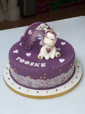 Kindertaarten - Unicorn paarse taart eetbaar kant Kindertaarten - Unicorn paarse taart eetbaar kant