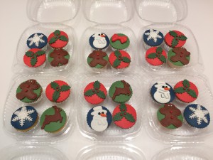 Cupcakes - Uitdeeldoosjes mini cupcakes Kerst Cupcakes - Uitdeeldoosjes mini cupcakes Kerst