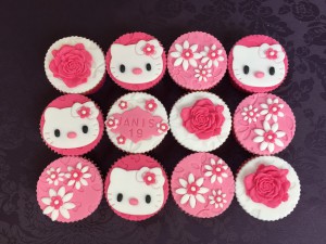 Cupcakes - Cupcakes met poesjes en bloemetjes Cupcakes - Cupcakes met poesjes en bloemetjes