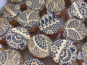 Cupcakes - mini cupcakes eetbaar gouden kant Cupcakes - mini cupcakes eetbaar gouden kant