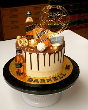 Drip Cake - Johnny Walker dripcake Drip Cake - Johnny Walker dripcake