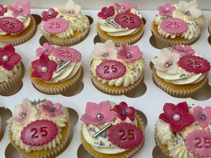 Cupcakes - Roze bloemen op toef Cupcakes - Roze bloemen op toef
