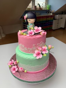 Feesttaarten - Kimmi dol amandelbloesem stapeltaart eetbaar kant