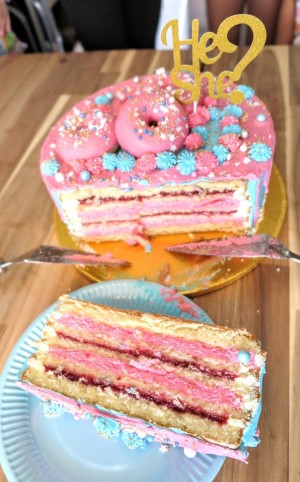 Drip Cake - Gender reveal drip cake binnenkant