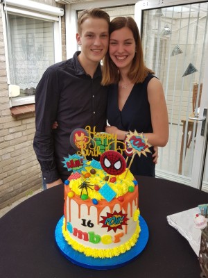 Drip Cake - Marvel drip cake Drip Cake - Marvel drip cake