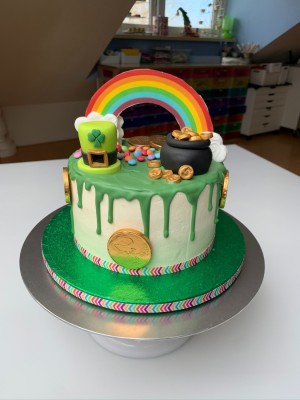 Drip Cake - Drip cake Sint Patricks Day regenboogleprechaun Drip Cake - Drip cake Sint Patricks Day regenboogleprechaun