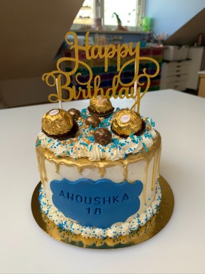 Drip Cake - Goud met blauwe drip cake met Ferrero Rocher Drip Cake - Goud met blauwe drip cake met Ferrero Rocher