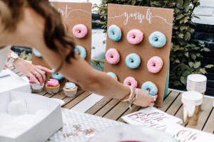 Cupcakes - Gender reveal donuts en cupcakes babyshower Cupcakes - Gender reveal donuts en cupcakes babyshower