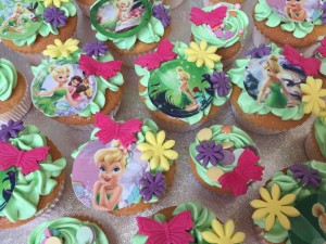 Cupcakes - Tinkerbell cupcakes met eetbare print Cupcakes - Tinkerbell cupcakes met eetbare print