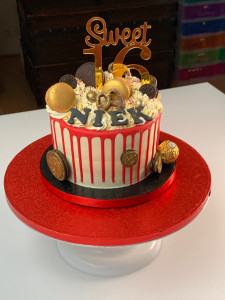 Drip Cake - Sweet 16 dripcake rode drip Niek Drip Cake - Sweet 16 dripcake rode drip Niek