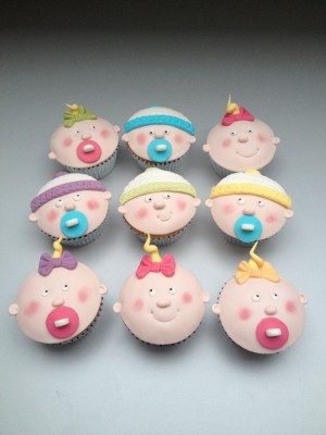 Cupcakes - Babyshower cupcakes babygezichtjes Cupcakes - Babyshower cupcakes babygezichtjes