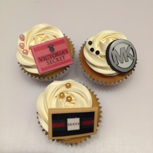Cupcakes - Cupcakes met eetbare printjes merklogo Cupcakes - Cupcakes met eetbare printjes merklogo